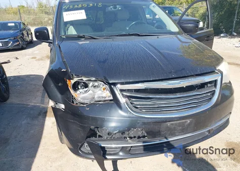 2013 Chrysler Town & Country Touring z USA, uszkodzony, nr VIN 2C4RC1BG0DR577959